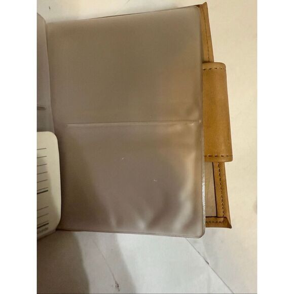 La Garde Crafted By ROLFS Women's Leather Bi-Fold Card Holder Wallet Tan OS NWOT - Picture 3 of 10